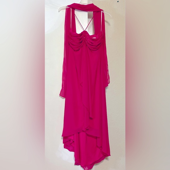 Gown - Picture 1 of 1